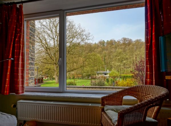 Cost of Fiberglass Window Repair in Spring